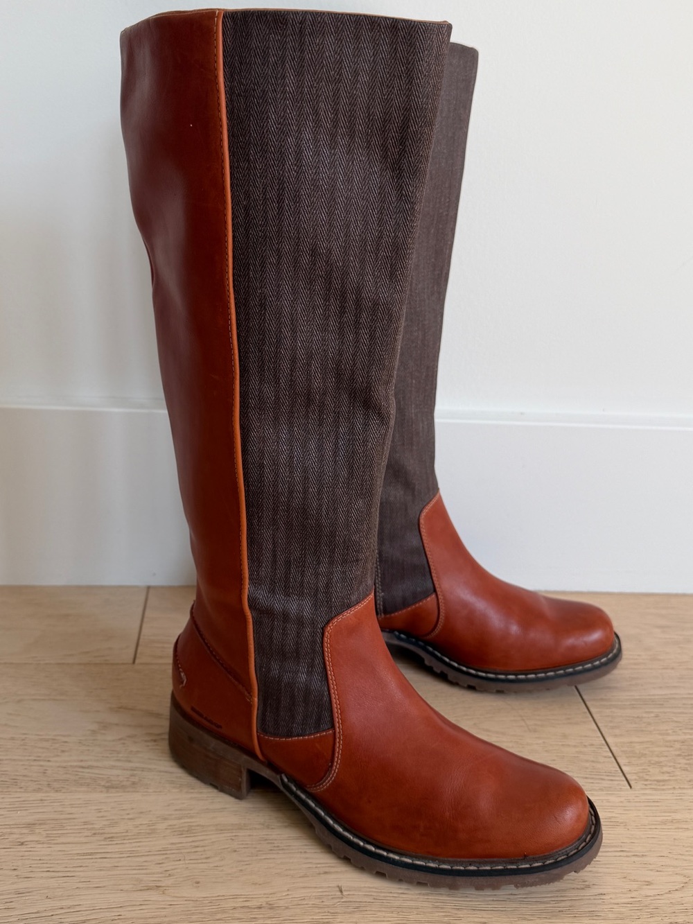 SEBAGO Saranac Tall Leather Boots Herringbone Panel Side Zipper Western Preppy